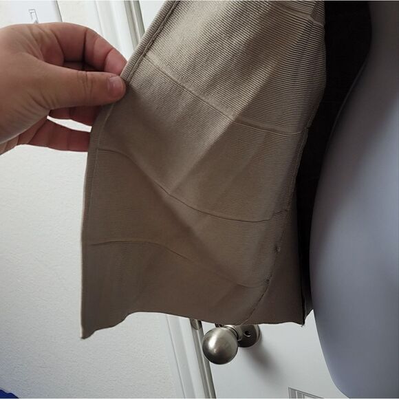 BLACK SAKS FIFTH AVENUE  - Picture 5 of 10